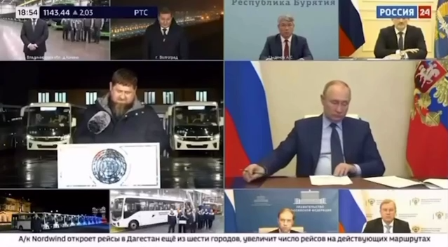 Церемония передачи нового общественного транспорта.