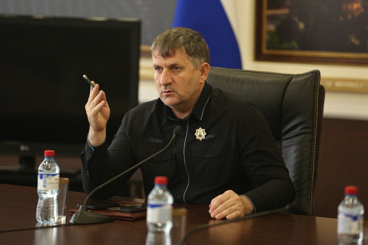 Хамзат Магамадов провел аппаратное совещание..