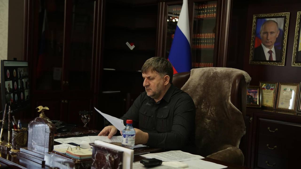 Глава района принял участие в селекторном совещании под председательством министра строительства и ЖКХ.