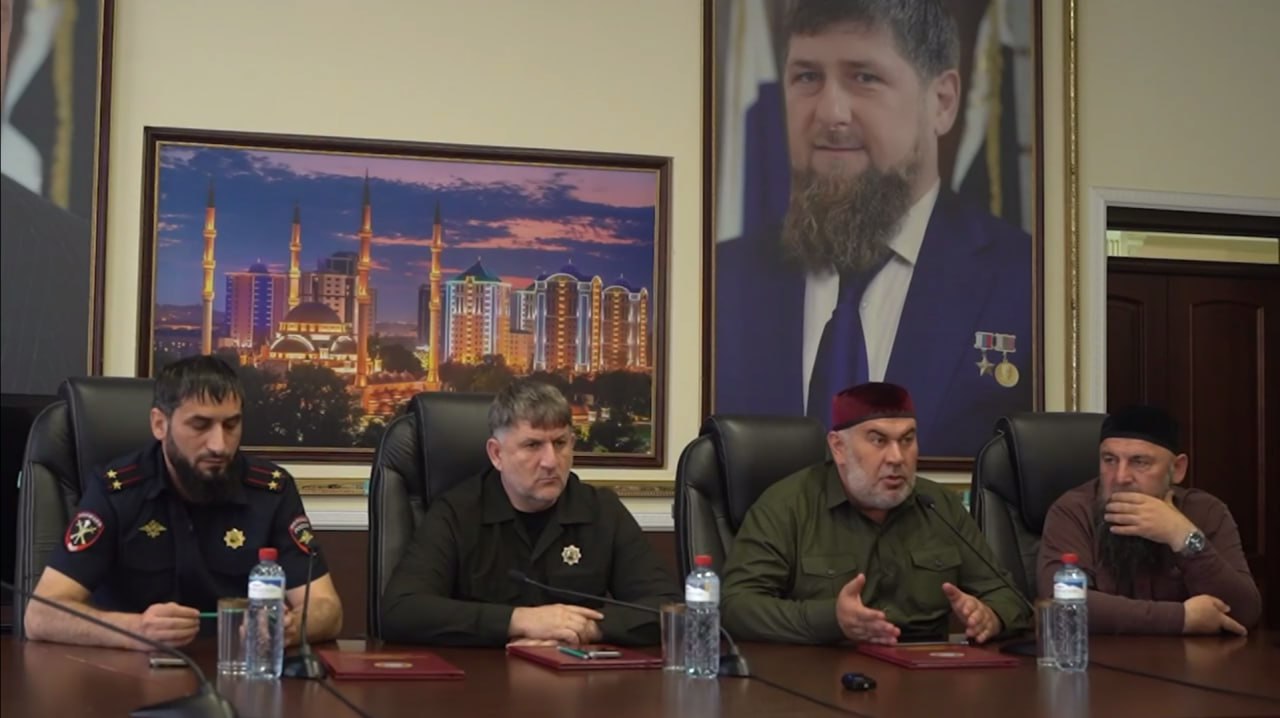Совещание с представителями правоохранительных органов и духовенства района при участии глав администраций сельских поселений Гудермесского муниципального района..