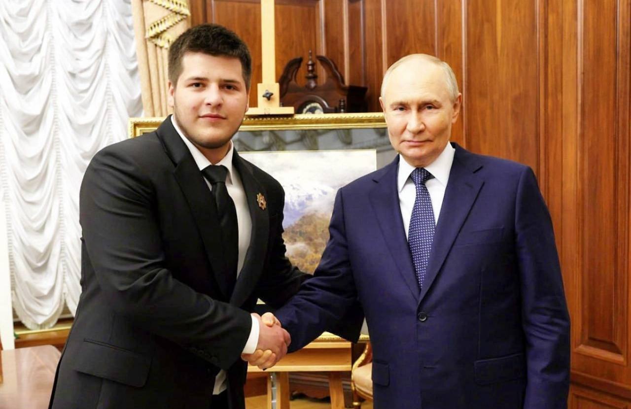 В.В. Путин поздравил сына Р.Кадырова с бракосочетанием.